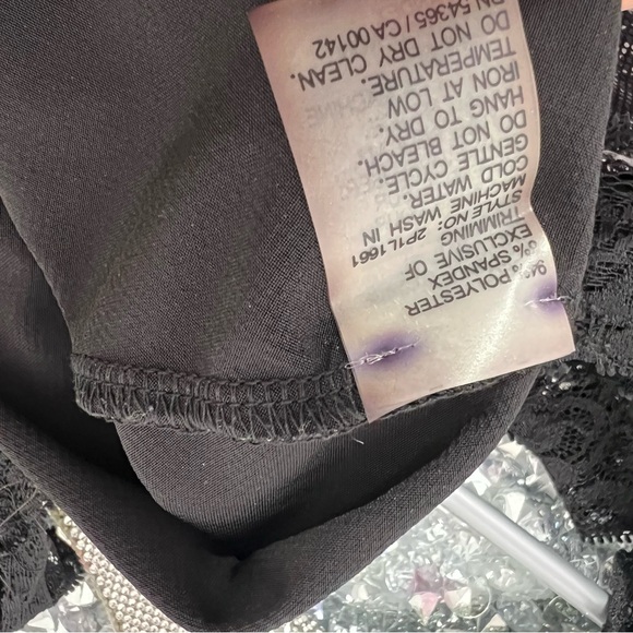 Lace metallic tank top holographic Lacey pattern grey black lace trim straps y2k - Picture 9 of 9